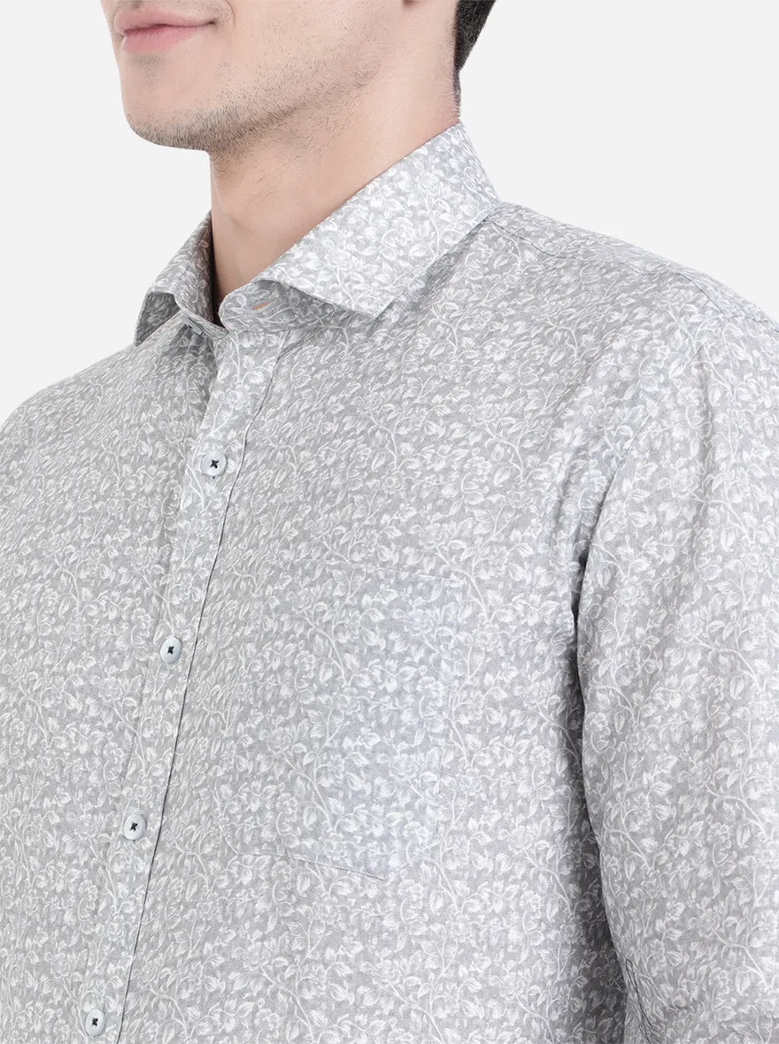 Light Grey Solid Slim Fit Formal Shirt | JadeBlue