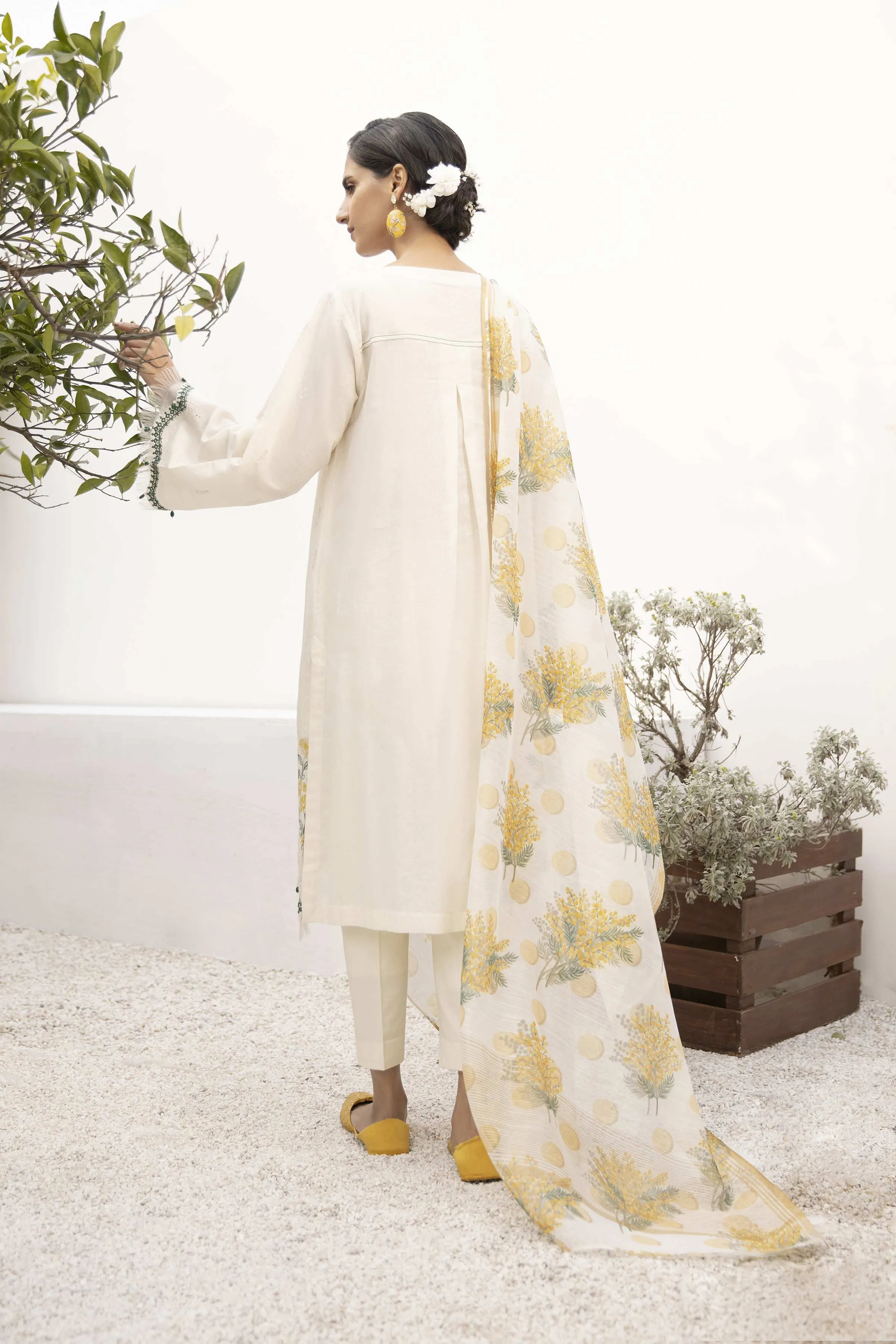 Sapphire Lawn Collection 2021 – Serene Series · Basel