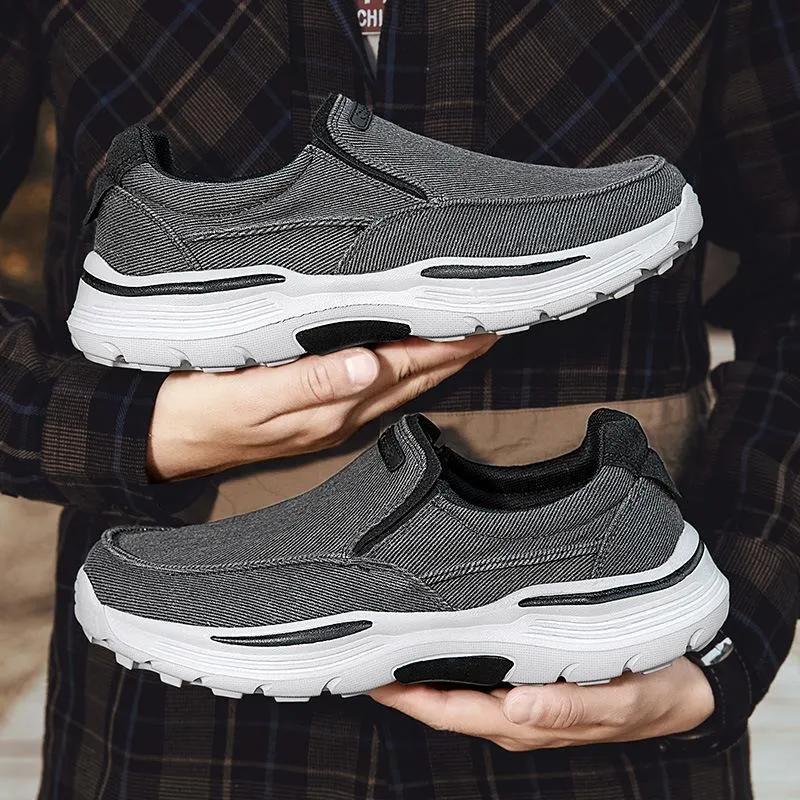 Thick-soled slip-on men's oversized casual cloth shoes